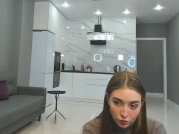 girl
        susanwests cam image #2711934