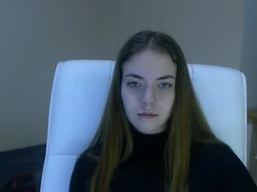 girl
        zoey_deuttch cam image #841646