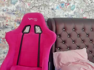 girl
        angelina_new cam image #1623932