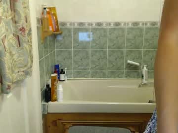 girl
        mallinia cam image #1994584