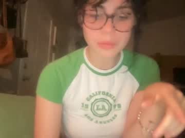 girl
        lovelyylamb cam image #1163231