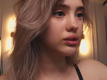 girl
        angella_kleee cam image #1860459