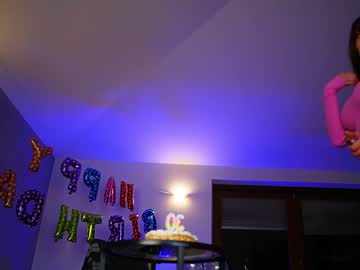 girl
        therealbonnieclydex cam image #767344