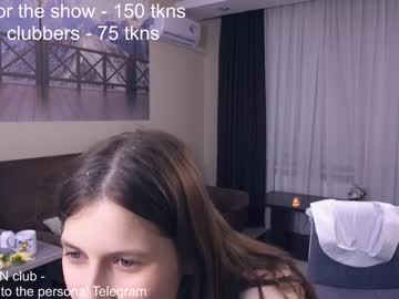 girl
        maydacarls cam image #3846356
