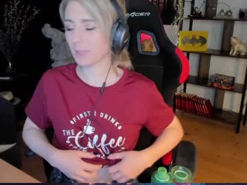 girl
        kimilee22 cam image #1899760