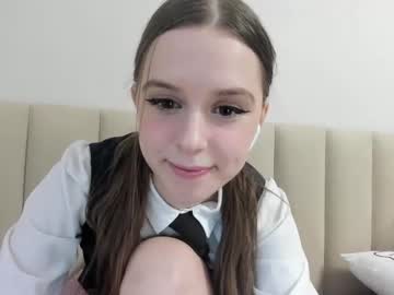 girl
        hellybieber cam image #5431595