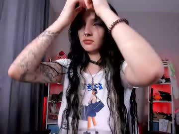 girl
        vivian_qwerty cam image #6285701