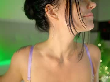 girl
        _djad_ cam image #2044613