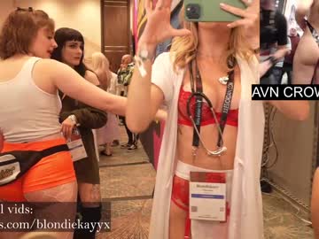 girl
        blondiekayy cam image #601135
