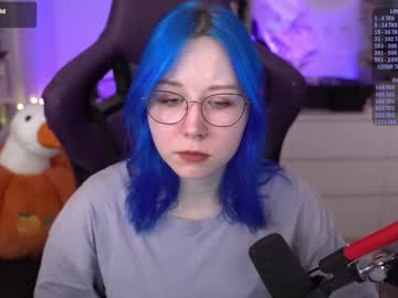 girl
        blue_mooncat cam image #5363074