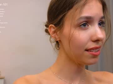 girl
        wanda_robinson cam image #5004406