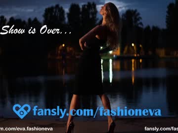 girl
        eva_fashionista cam image #3719873