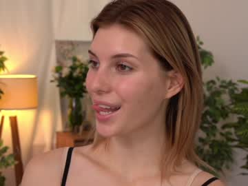 girl
        refined_style cam image #5294834