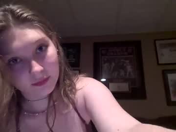 girl
        goldenrayaa cam image #1501609
