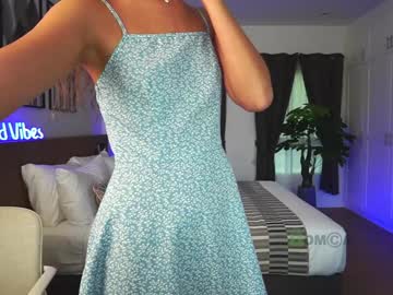 girl
        anna_shine_ cam image #4296082