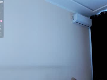 girl
        leiya_li cam image #638622