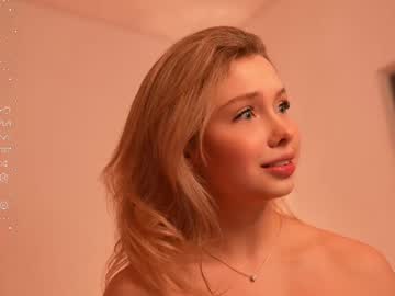 girl
        april_blush cam image #5757603