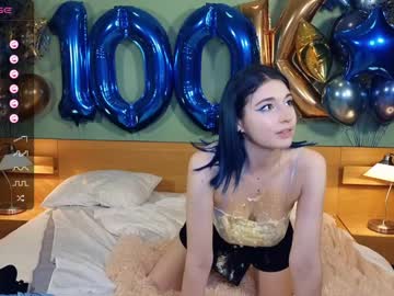 girl
        your_desssert cam image #2882804