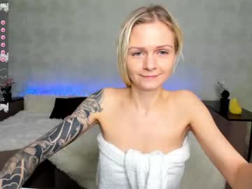 girl Nude Cam Girls Playing Games with milena_dior