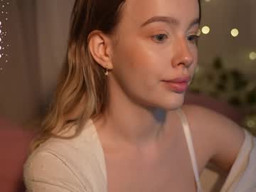 girl
        mother__of__dragons cam image #6887757