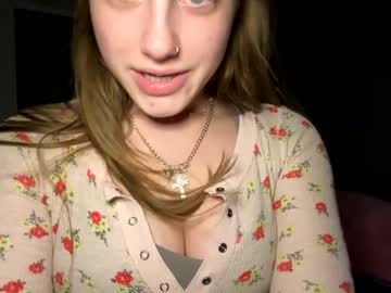 girl
        lilakeo cam image #5538157