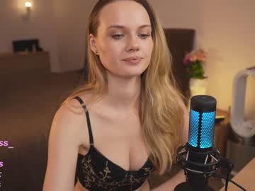 girl
        your_kat cam image #2963687
