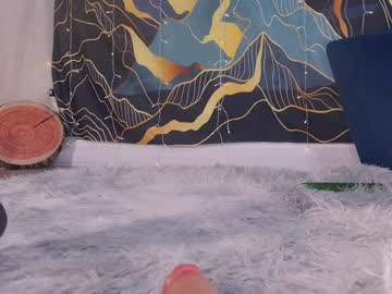 girl
        mollyflwers cam image #6842895