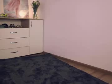 girl
        misslullu cam image #6258278