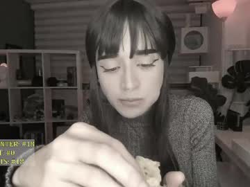 girl
        lonelly_lolly98 cam image #6695716