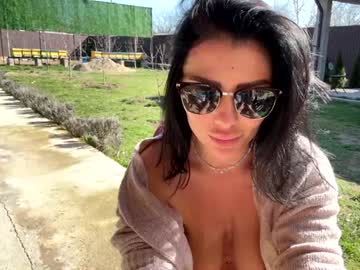 girl
        2whitediamonds cam image #6379089