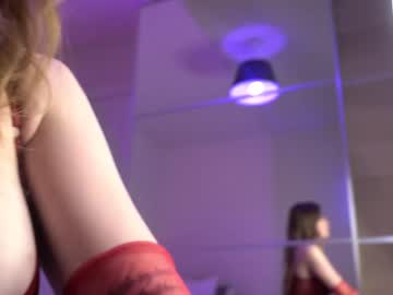 girl
        chloewildd cam image #2416394