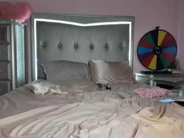girl
        mariahpinkkitty cam image #1796122
