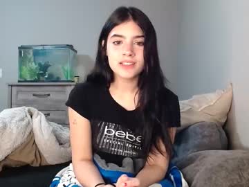 girl
        selena_steele cam image #6163657