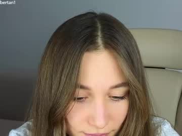girl
        ambertan1 cam image #6347340