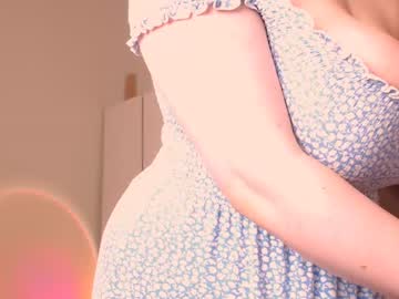 girl
        harley_blanco cam image #1355344