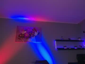 girl
        kairafantasy cam image #6729420