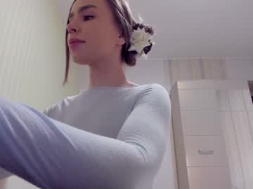 girl
        aminaswan_ cam image #2971125