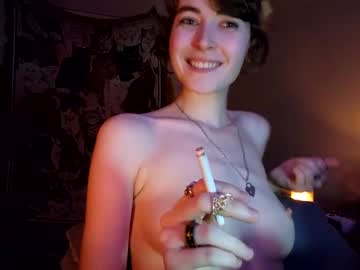 girl
        dumbemoloo cam image #2493535
