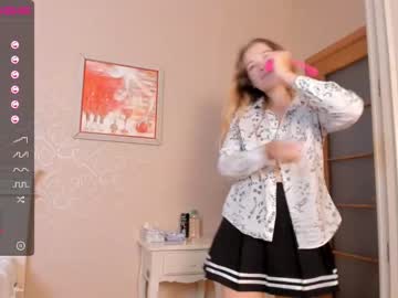 girl
        emelianae cam image #2338520
