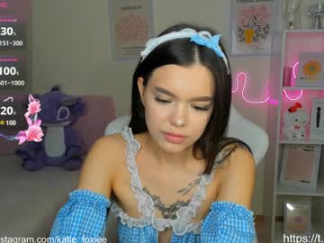 girl
        katiefoxie cam image #5431213