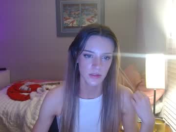 girl
        emmmafox14 cam image #1688509
