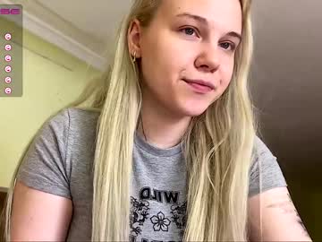 couple
        arya_stark7 cam image #1750348