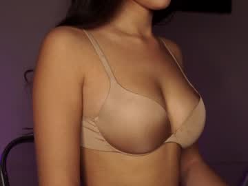 girl
        emilybatee cam image #6410898