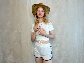 girl
        olivia_madyson cam image #2163686