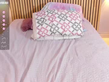girl
        little_effy18 cam image #1119020