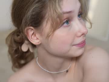 girl
        april_blush cam image #4032003