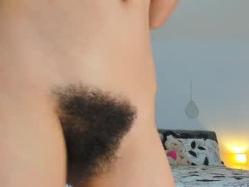 girl
        bush_woman cam image #4371829