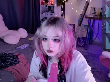 girl
        lollyshy__ cam image #5730212