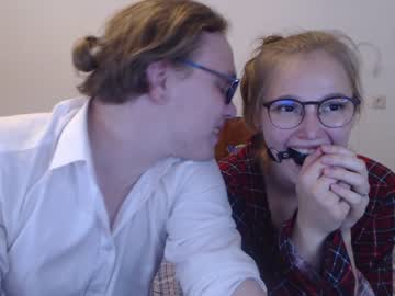 couple
        nikolkdman cam image #1922334