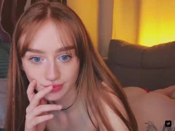 girl
        lizzy_blaze cam image #2799231